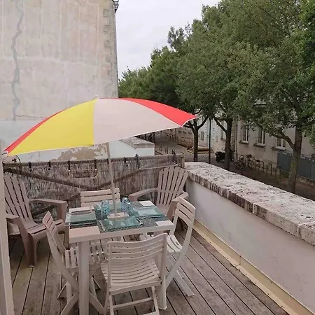 Apartment Bel T2 Lumineux Avec Terrasse Hyper Centre.