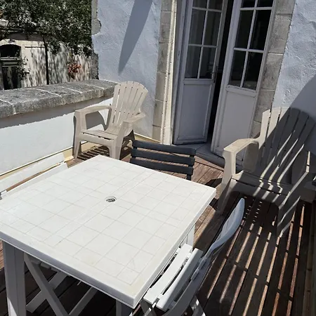 Bel T2 Lumineux Avec Terrasse Hyper Centre.
